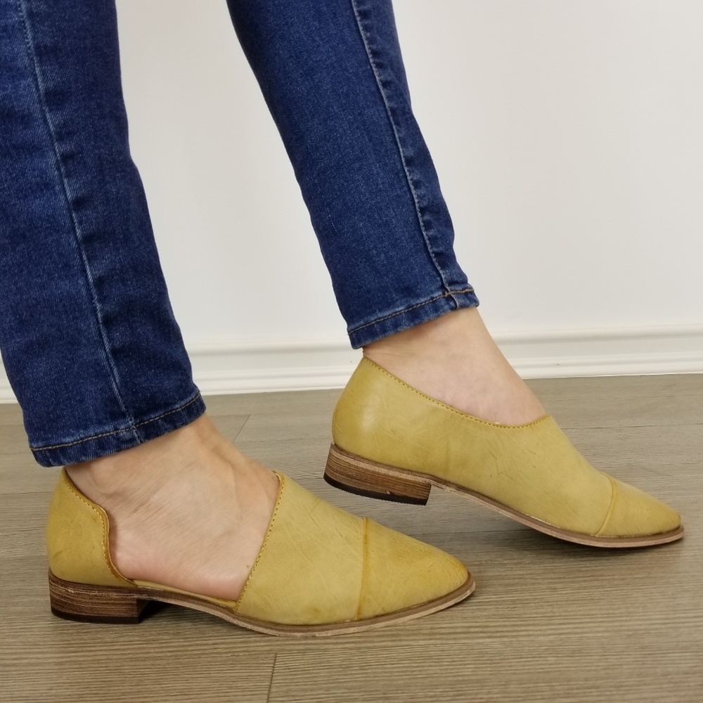 Beige Opened Side Pointy Slip On Flat Loafer - Picture 3 of 7